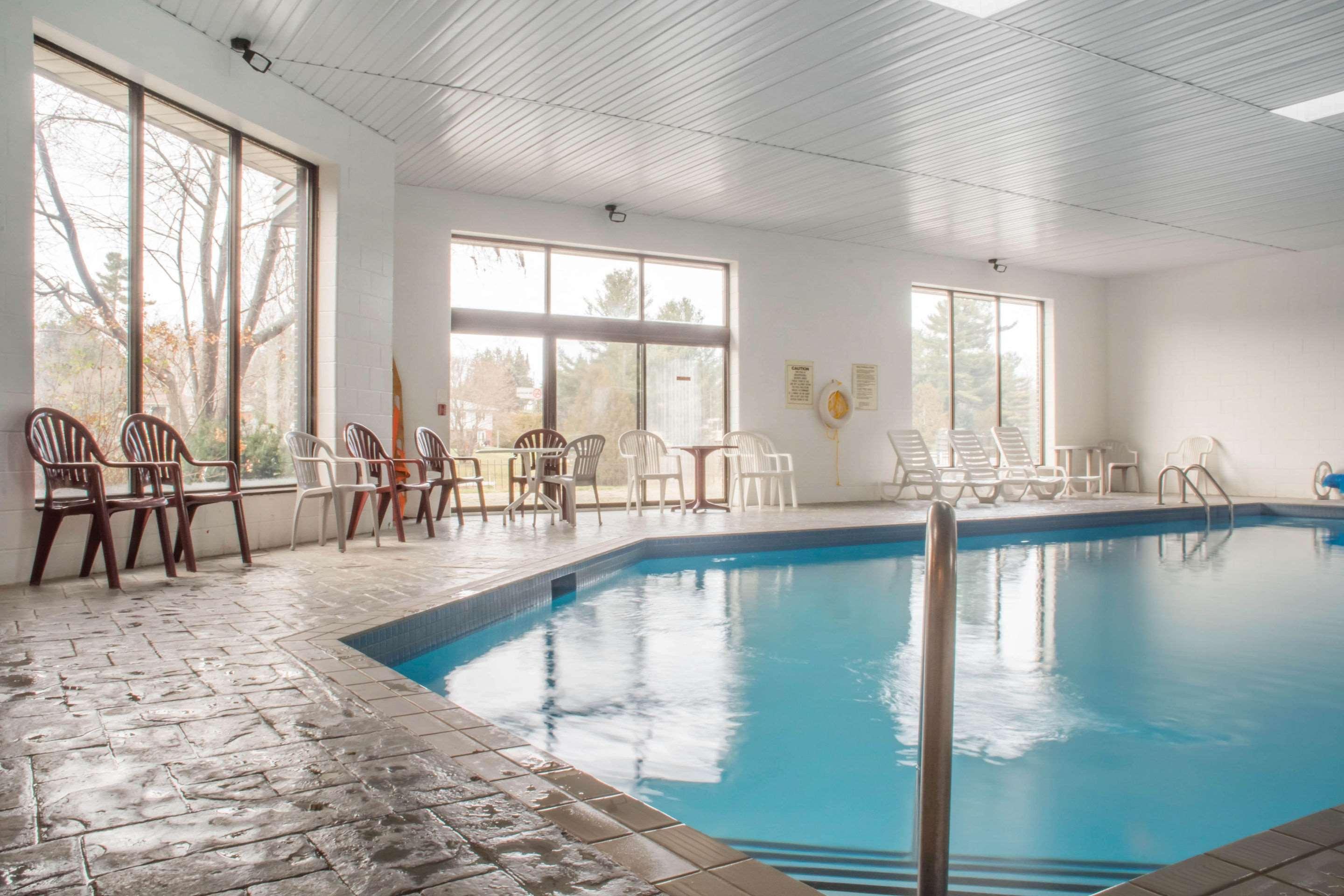 Quality Inn Bracebridge Exterior foto